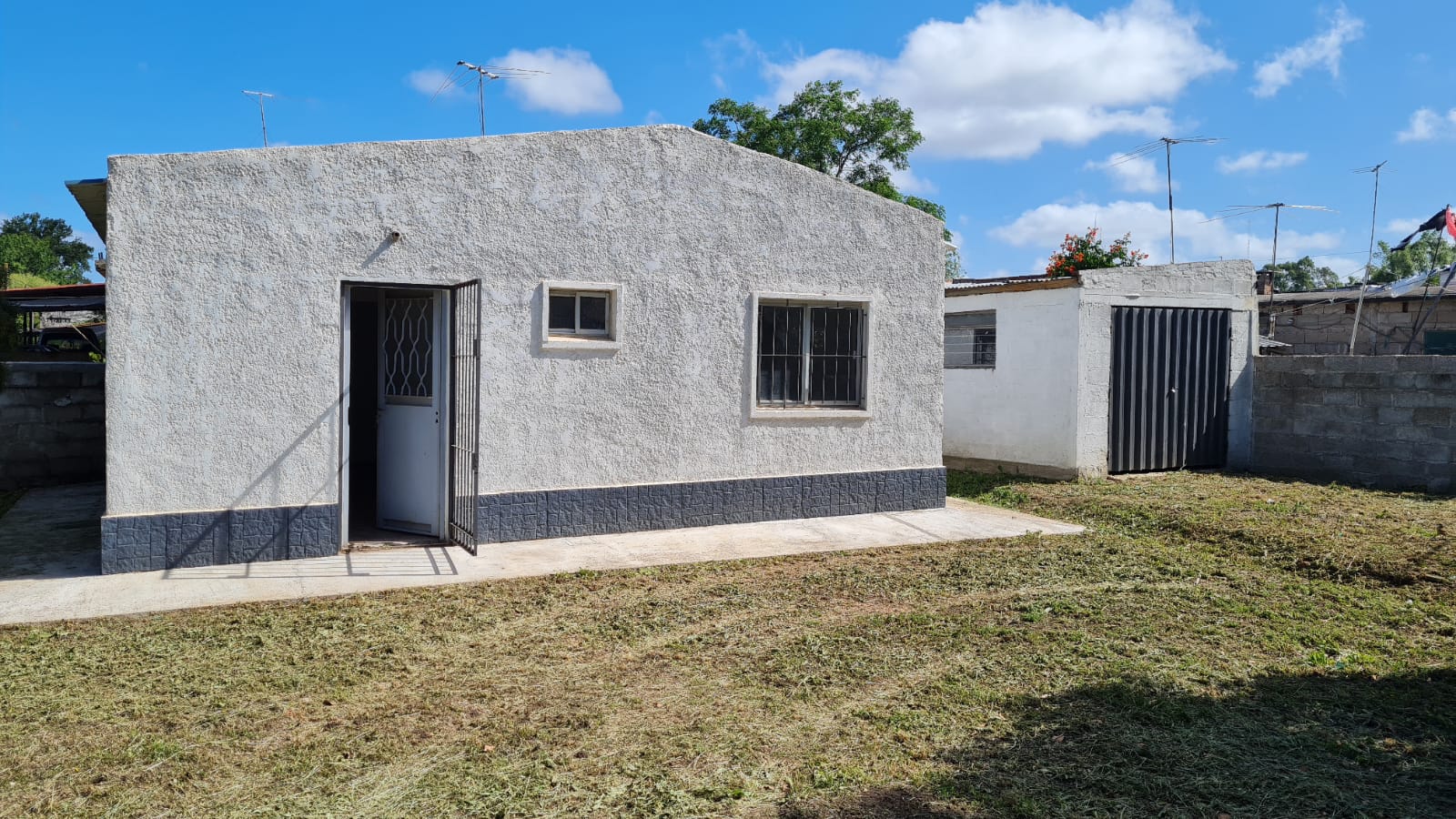VENTA Casa Lorenzo Carnelli y Correch 