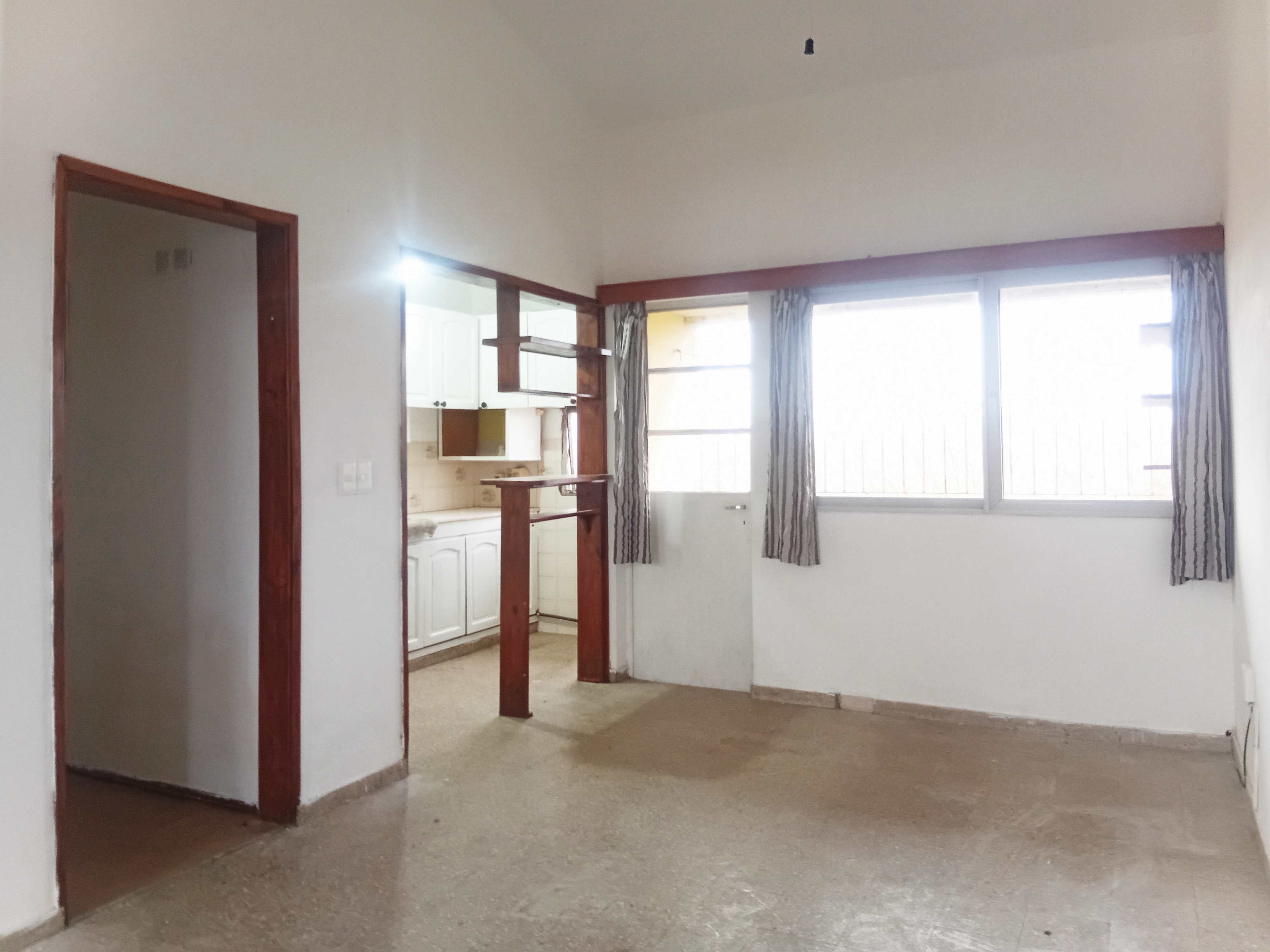 VENTA Apto en calle Rivera casi Independencia.
